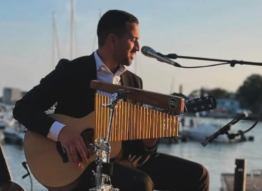 Livemusik med trubaduren Sergio Henriquez