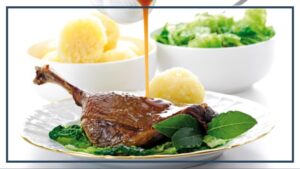 Traditionell skånsk gåsamiddag på Mårten Gås på Österlen